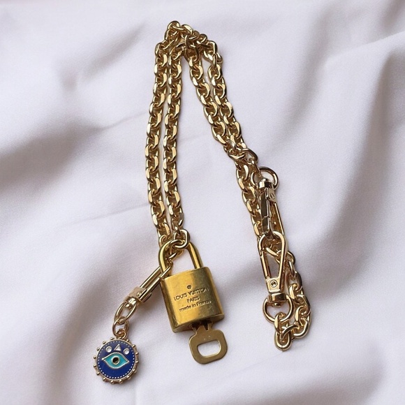 AUTHENTIC Louis Vuitton lock and key #341 & Long Chain w/ EVIL EYE CHARM - Picture 1 of 3